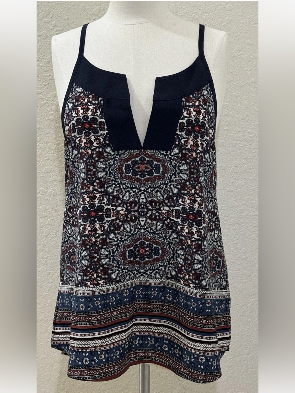 ATHLETA Blue Medallion Dunes Tank Top Womens Tie Back Sleeveless Size M